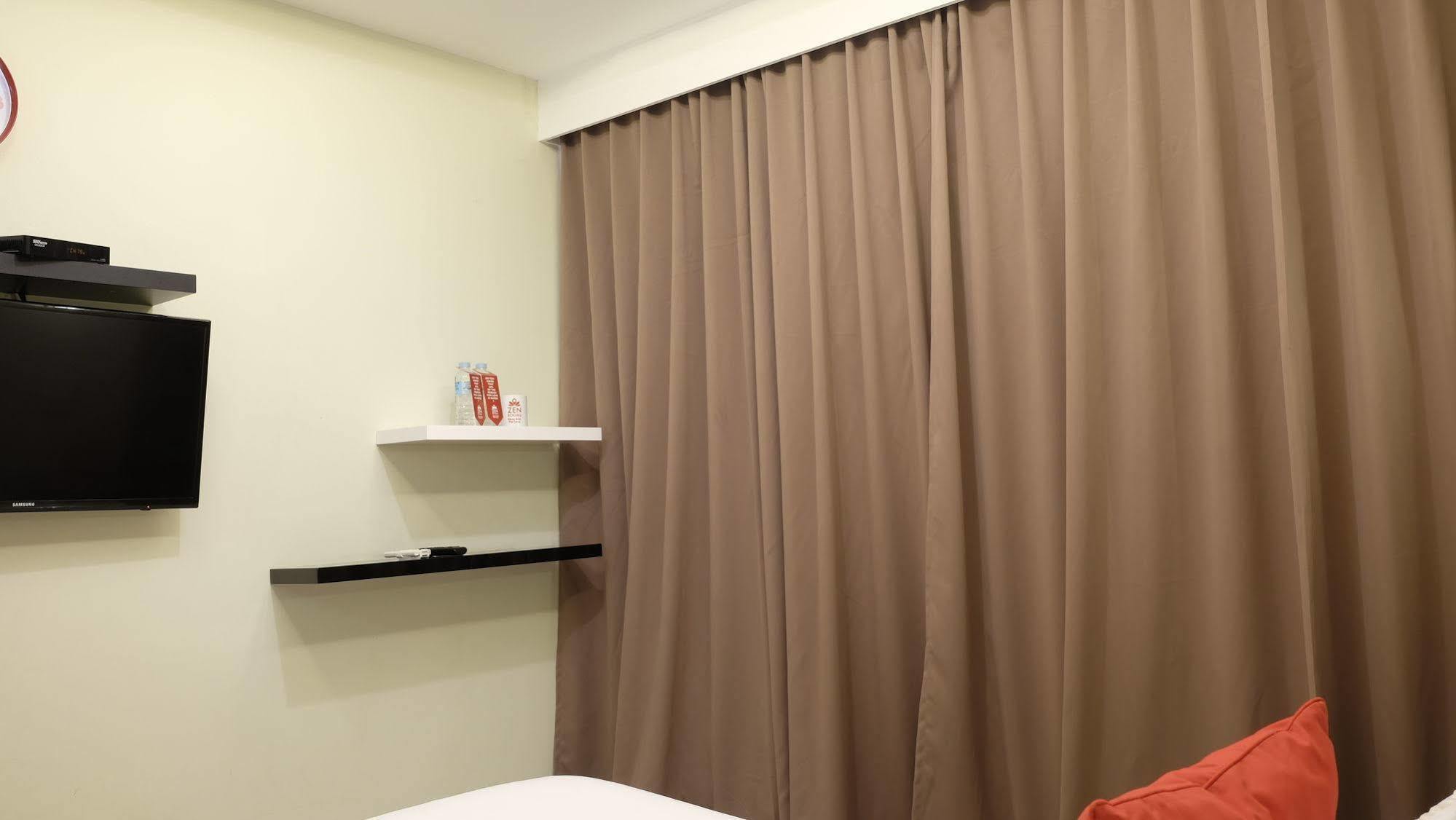 เซน รูม มาลาเต โรบินสัน Hotel มะนิลา ภายนอก รูปภาพ