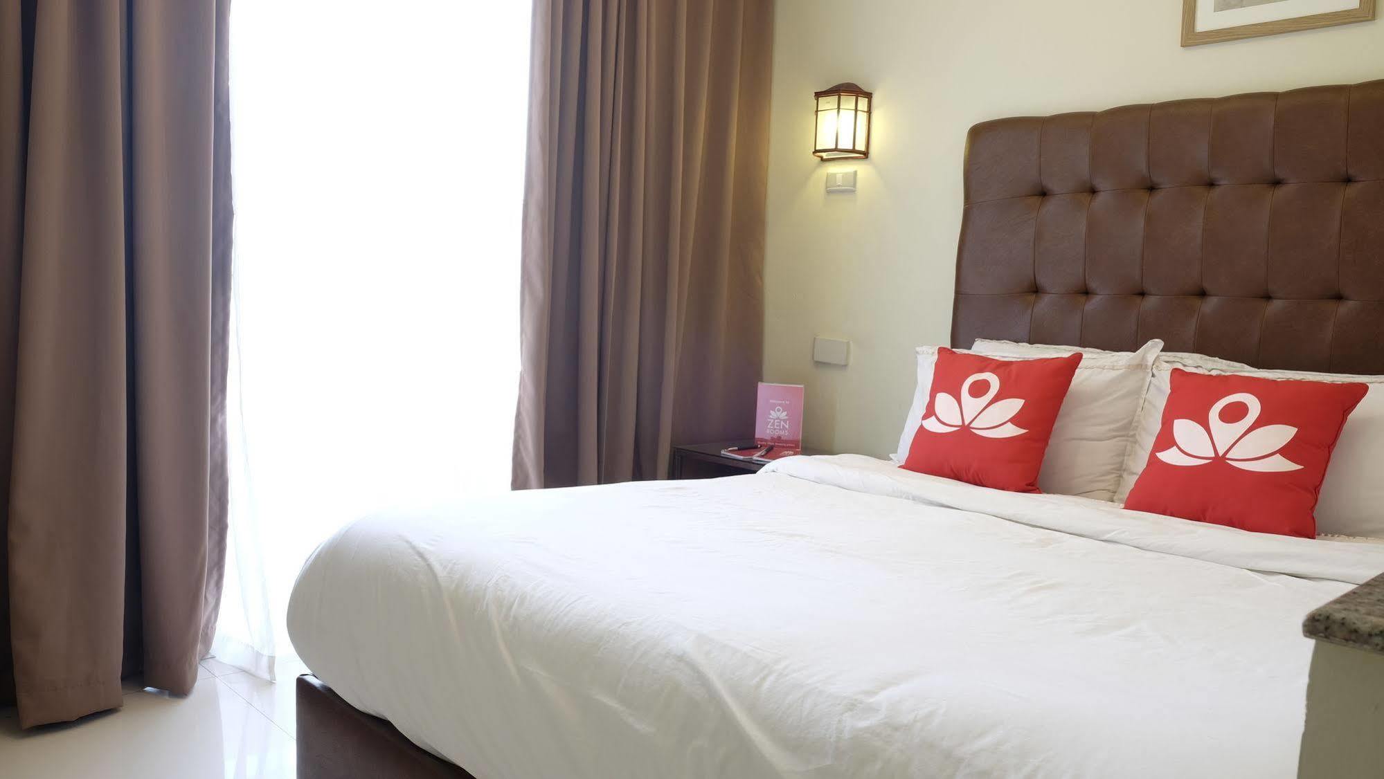 เซน รูม มาลาเต โรบินสัน Hotel มะนิลา ภายนอก รูปภาพ