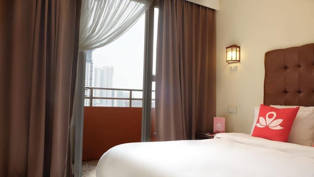 เซน รูม มาลาเต โรบินสัน Hotel มะนิลา ภายนอก รูปภาพ